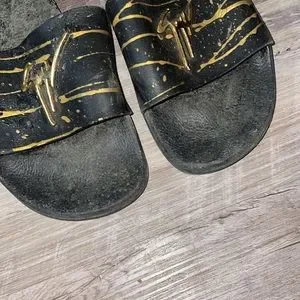 GIUSEPPE ZANOTTI SLIPPERS . MADE IN ITALY  Black and Gold Slide Sandals - SZ 44 GIUSEPPE ZANOTTI SLIDE SANDALS WITH LOGO | Garmentory main image 3